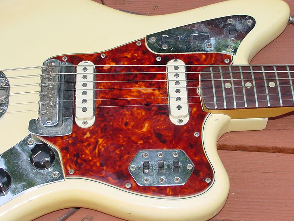 Fender Jaguar 1965 mit Pearl Dots